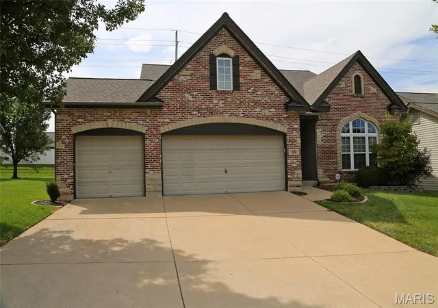 Photo 1 of Villa at 99 Long And Winding Rd Rd, Saint Peters, MO 63376 | MLS# MIS25028214 | | Sold on 2025-11-05