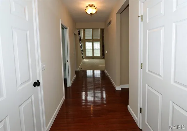 Photo 4 of Villa at 99 Long And Winding Rd Rd, Saint Peters, MO 63376 | MLS# MIS25028214 | | Sold on 2025-11-05