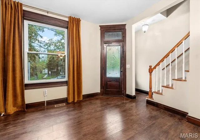 Photo 4 of Single Family Residence at 5518 Alaska Ave, Saint Louis, MO 63111 | MLS# MIS25028333 | | Sold on 2025-08-01
