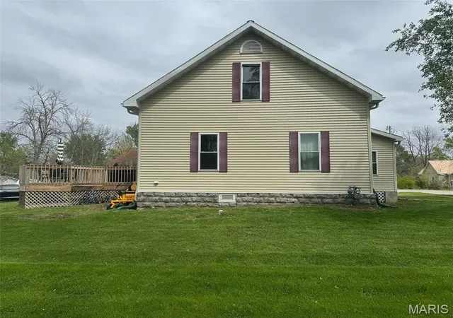 Photo 3 of Single Family Residence at 269 Garfield St, Kahoka, MO 63445 | MLS# MIS25028339 | | Sold on 2025-06-30