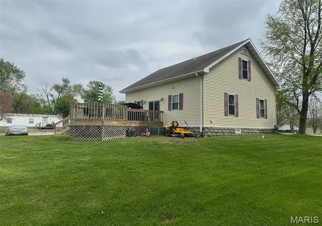 Photo 4 of Single Family Residence at 269 Garfield St, Kahoka, MO 63445 | MLS# MIS25028339 | | Sold on 2025-06-30