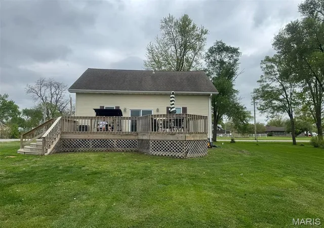 Photo 5 of Single Family Residence at 269 Garfield St, Kahoka, MO 63445 | MLS# MIS25028339 | | Sold on 2025-06-30