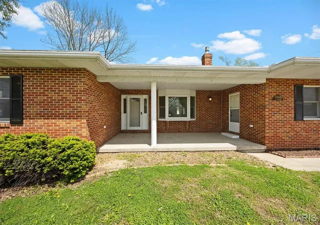 Photo 1 of Single Family Residence at 735 Buss St, Saint Libory, IL 62282 | MLS# MIS25028349 |  | Sold on 2025-12-31