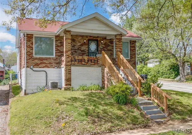 Photo 1 of Single Family Residence at 8132 John Pl, Saint Louis, MO 63114 | MLS# MIS25028385 | | Sold on 2025-06-04