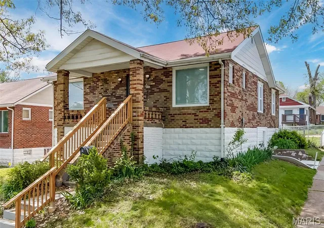 Photo 2 of Single Family Residence at 8132 John Pl, Saint Louis, MO 63114 | MLS# MIS25028385 | | Sold on 2025-06-04