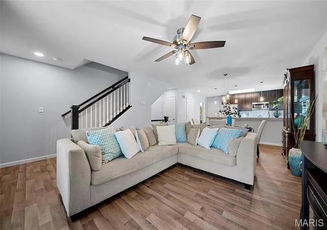Photo 4 of Single Family Residence at 6012 New Town Dr, Saint Charles, MO 63301 | MLS# MIS25028404 |  | Sold on 2025-06-04