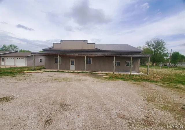 Photo 1 of Single family home for sale at 29369 Lake St, Wayland, MO 63472 | MLS# MIS25028532 | Listing updated on 2025-10-09