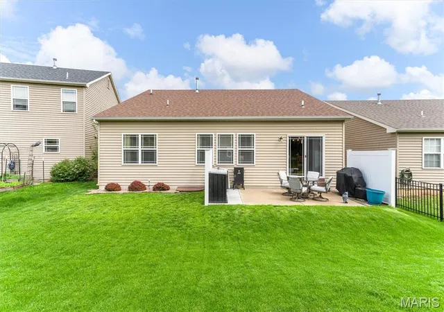 Photo 2 of Single Family Residence at 3132 Calhoun Dr, Saint Charles, MO 63301 | MLS# MIS25028561 |  | Sold on 2025-06-13