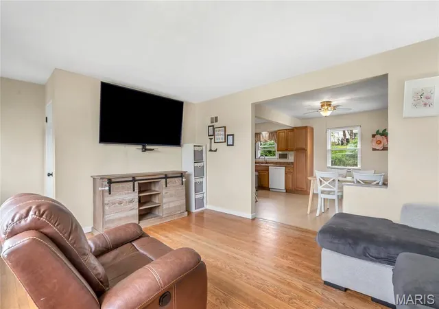 Photo 4 of Single Family Residence at 1705 Meredith Dr, Saint Louis, MO 63125 | MLS# MIS25028577 | | Sold on 2025-06-12
