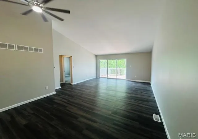 Photo 3 of Townhouse at 1016 Kamptown Dr #E, Saint Peters, MO 63376 | MLS# MIS25028594 |  | Sold on 2025-06-06