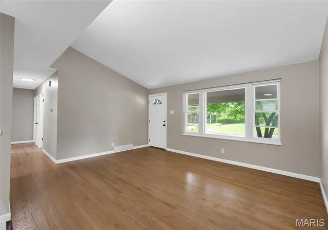 Photo 4 of Single Family Residence at 7521 Bermuda Ct, Saint Louis, MO 63121 | MLS# MIS25028684 | | Sold on 2025-06-30