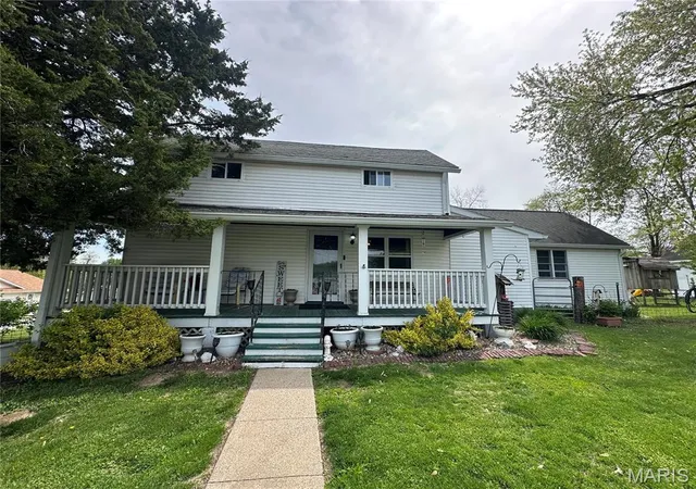 Photo 1 of Single Family Residence at 201 W Street, New London, MO 63459 | MLS# MIS25028703 | | Sold on 2025-07-03