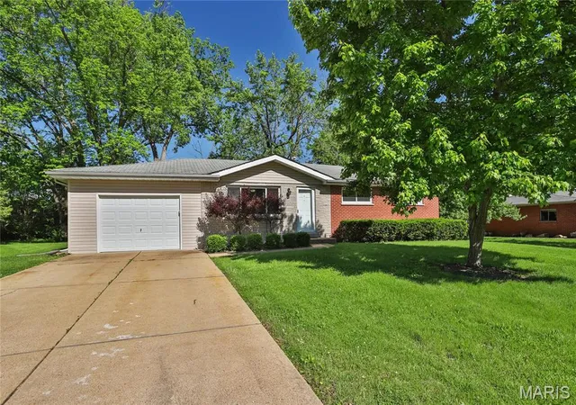 Single Family Residence at 10628 Roxanna Dr, Saint Louis, MO 63128 | MLS# MIS25028710 | | Sold on 2025-06-12