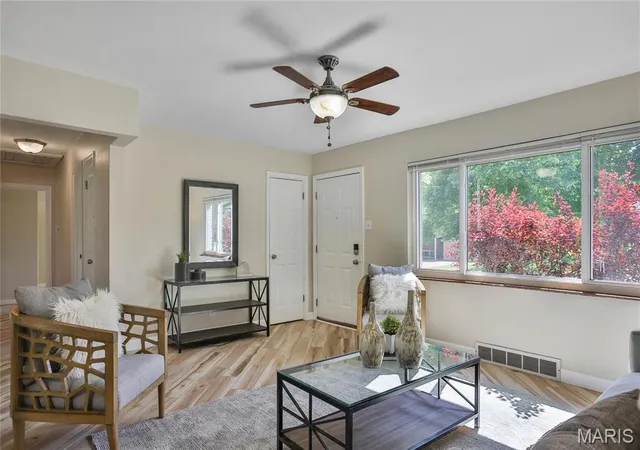 Photo 3 of Single Family Residence at 10628 Roxanna Dr, Saint Louis, MO 63128 | MLS# MIS25028710 | | Sold on 2025-06-12