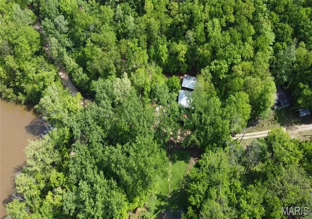 Photo 3 of Single family home for sale at 1 Richbark Ln, Van Buren, MO 63965 | MLS# MIS25028712 | Listing updated on 2026-10-28