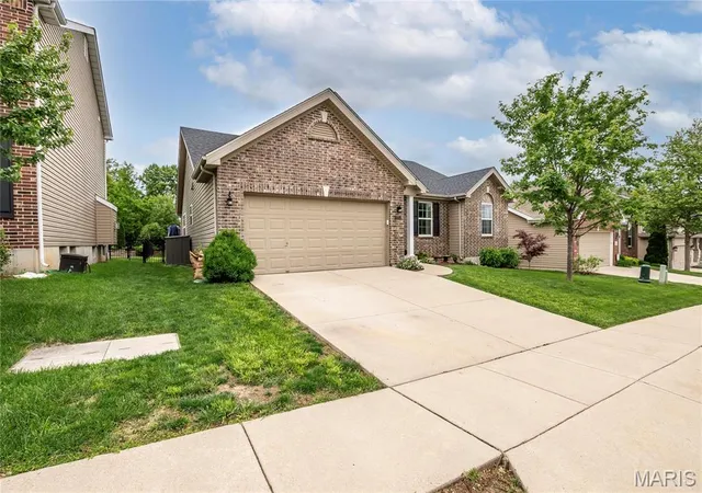 Photo 4 of Single Family Residence at 9869 Vicksburg Siege Ct, Saint Louis, MO 63123 | MLS# MIS25028714 |  | Sold on 2025-06-06