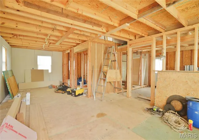 Photo 2 of Single Family Residence at 239 Dammert Ave, Saint Louis, MO 63125 | MLS# MIS25028842 |  | Sold on 2025-06-24