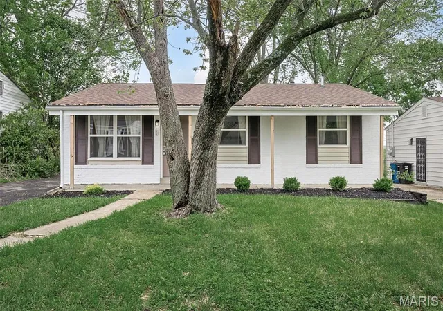 Single Family Residence at 10544 Castle Dr, Saint Louis, MO 63136 | MLS# MIS25028844 | | Sold on 2025-08-01