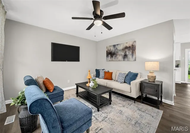 Photo 4 of Single Family Residence at 10544 Castle Dr, Saint Louis, MO 63136 | MLS# MIS25028844 | | Sold on 2025-08-01