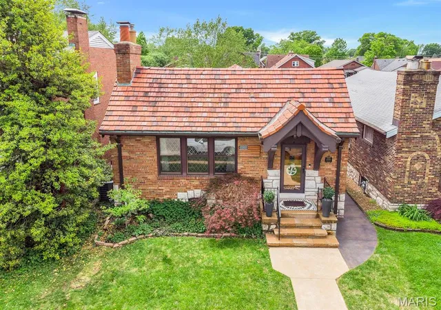 Single Family Residence at 4080 Alma Ave, Saint Louis, MO 63116 | MLS# MIS25028891 | | Sold on 2025-06-03