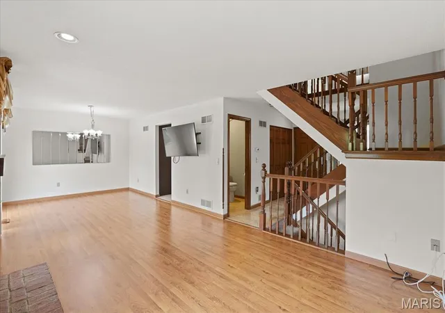 Photo 4 of Condominium at 13709 La Conte Ct, Saint Louis, MO 63128 | MLS# MIS25029040 |  | Sold on 2025-10-21