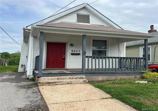 Photo 1 of Single Family Residence at 8423 Tennessee Ave, Saint Louis, MO 63125 | MLS# MIS25029048 | | Sold on 2025-09-19