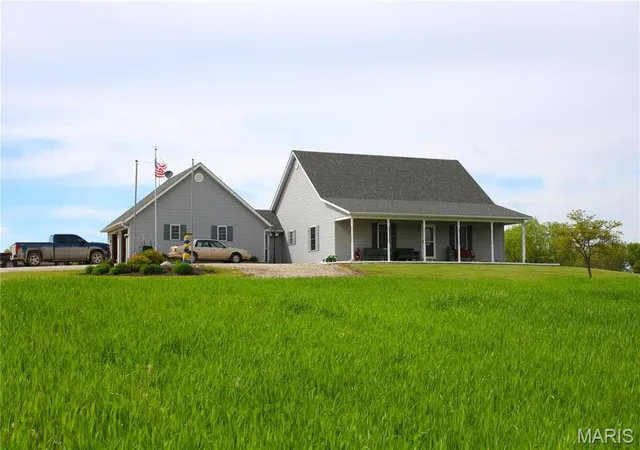 Photo 5 of Single Family Residence at 16255 Monroe Road 875, Paris, MO 65275 | MLS# MIS25029166 | | Sold on 2025-08-20