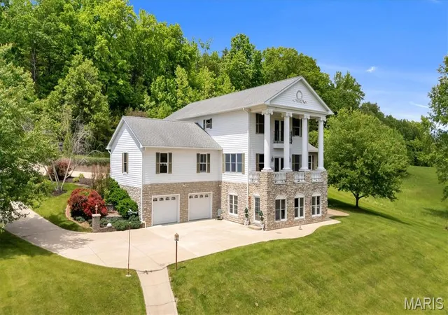 Photo 3 of Single family home for sale at 590 Fairway Dr, Union, MO 63084 | MLS# MIS25029272 | Listing updated on 2026-08-21