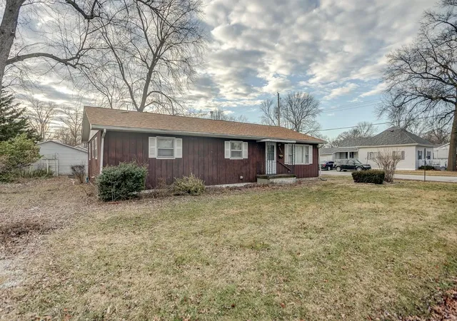 Photo 1 of Single Family Residence at 3329 Dix Ave, Saint Louis, MO 63114 | MLS# MIS25029408 | | Sold on 2025-05-23