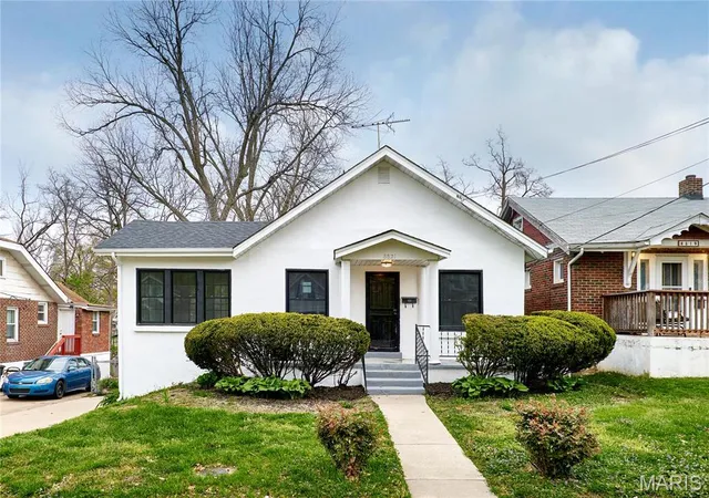 Single Family Residence at 8821 Olden Ave, Saint Louis, MO 63114 | MLS# MIS25029582 | | Sold on 2025-08-29