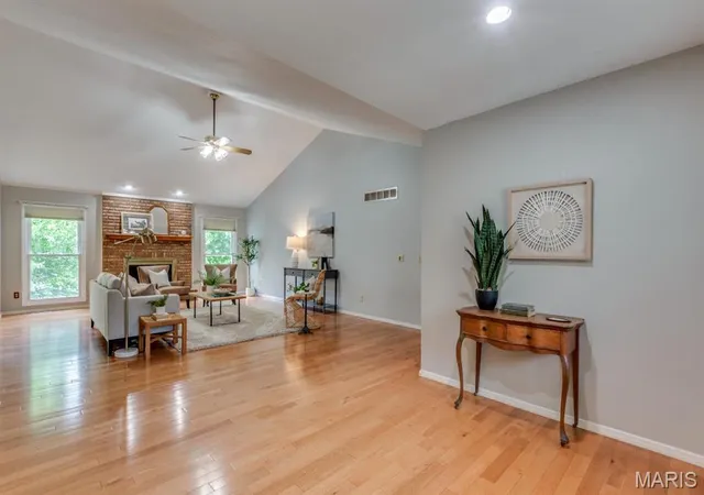 Photo 3 of Single Family Residence at 7806 Grantwood Oaks Ct, Saint Louis, MO 63123 | MLS# MIS25029627 | | Sold on 2025-06-09