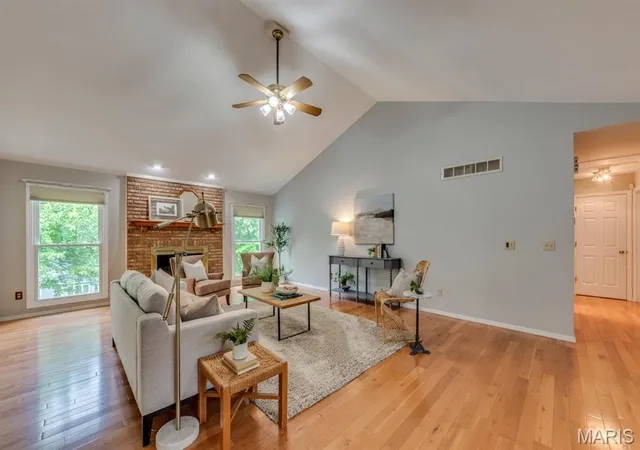 Photo 4 of Single Family Residence at 7806 Grantwood Oaks Ct, Saint Louis, MO 63123 | MLS# MIS25029627 | | Sold on 2025-06-09