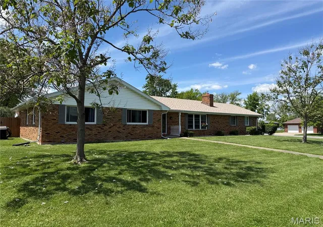 Photo 1 of Single Family Residence at 101 Sharon Dr, Montgomery City, MO 63361 | MLS# MIS25029664 | | Sold on 2025-06-05