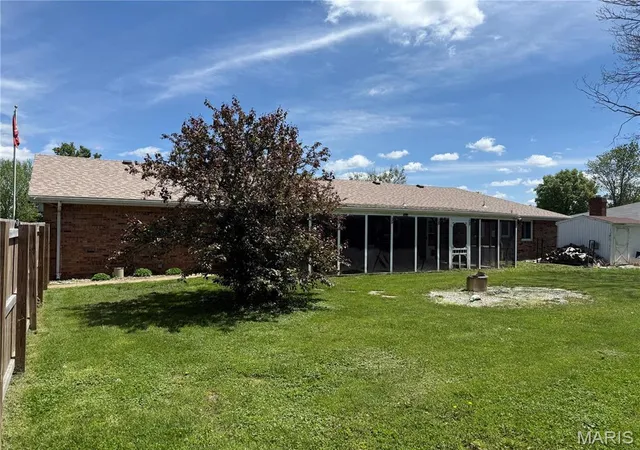 Photo 5 of Single Family Residence at 101 Sharon Dr, Montgomery City, MO 63361 | MLS# MIS25029664 | | Sold on 2025-06-05