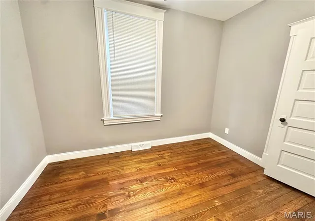 Photo 3 of Single Family Residence at 2806 Keokuk St, Saint Louis, MO 63118 | MLS# MIS25029683 | | Sold on 2025-12-19