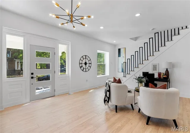 Photo 4 of Single Family Residence at 5169 Vernon Ave, Saint Louis, MO 63113 | MLS# MIS25029789 | | Sold on 2025-09-16