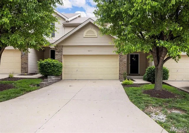 Townhouse at 5572 Wavecrest Cir, Saint Charles, MO 63304 | MLS# MIS25029857 |  | Sold on 2025-06-11