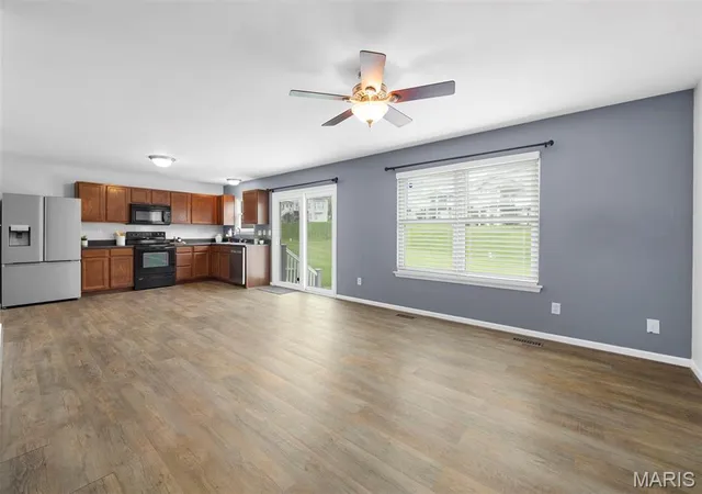 Photo 3 of Townhouse at 5572 Wavecrest Cir, Saint Charles, MO 63304 | MLS# MIS25029857 |  | Sold on 2025-06-11