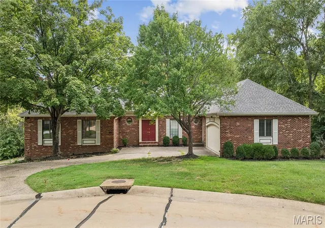 Photo 1 of Single family home for sale at 13260 Tall Pine Ct, Town And Country, MO 63017 | MLS# MIS25029922 | Listing updated on 2026-09-19