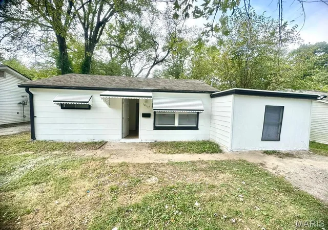 Single Family Residence at 10117 Duke Dr, Saint Louis, MO 63136 | MLS# MIS25029930 | | Sold on 2026-02-05