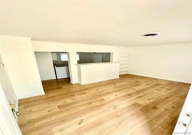 Photo 3 of Single Family Residence at 10117 Duke Dr, Saint Louis, MO 63136 | MLS# MIS25029930 | | Sold on 2026-02-05