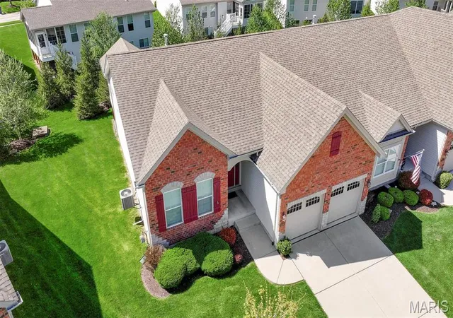 Photo 2 of Villa at 1109 Spruce Forest Dr, Lake Saint Louis, MO 63367 | MLS# MIS25029941 | | Sold on 2025-10-30
