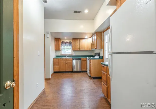 Photo 5 of Single Family Residence at 301 E Washington Ave, Owensville, MO 65066 | MLS# MIS25029950 |  | Sold on 2025-05-23