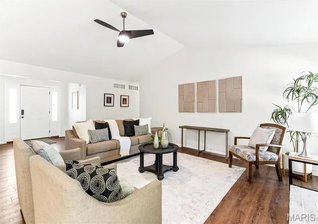 Photo 3 of Single Family Residence at 1252 Crooked Creek Dr, Saint Charles, MO 63304 | MLS# MIS25030034 |  | Sold on 2025-06-17