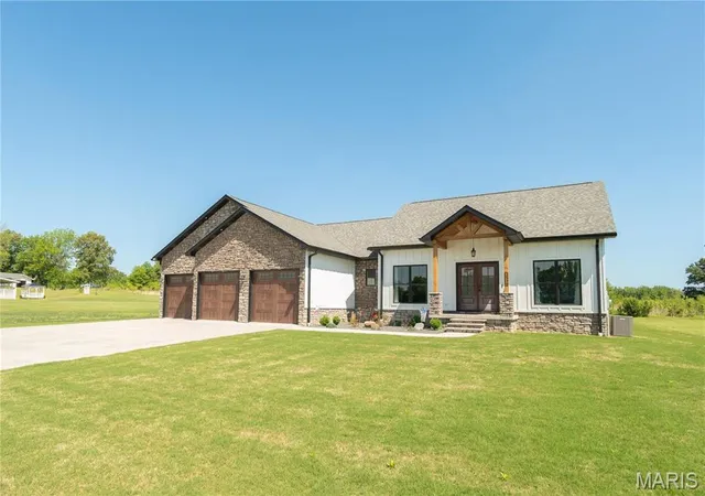 Photo 1 of Single family home for sale at 2508 Weathers Ln, Dexter, MO 63841 | MLS# MIS25030036 | Listing updated on 2025-12-01