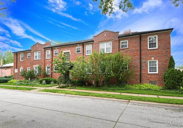 Photo 2 of Condominium at 6921 Southland Ave #G, Saint Louis, MO 63109 | MLS# MIS25030112 |  | Sold on 2025-06-18