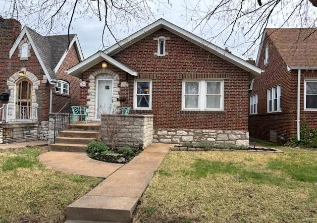 Photo 1 of Single Family Residence at 4237 Botanical Ave, Saint Louis, MO 63110 | MLS# MIS25030113 | | Sold on 2025-05-07