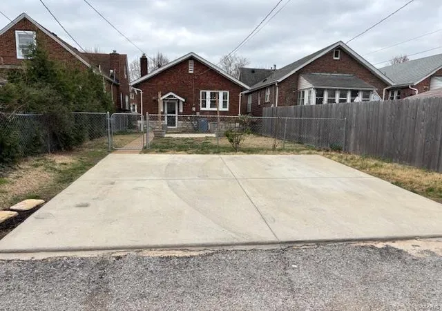 Photo 2 of Single Family Residence at 4237 Botanical Ave, Saint Louis, MO 63110 | MLS# MIS25030113 | | Sold on 2025-05-07