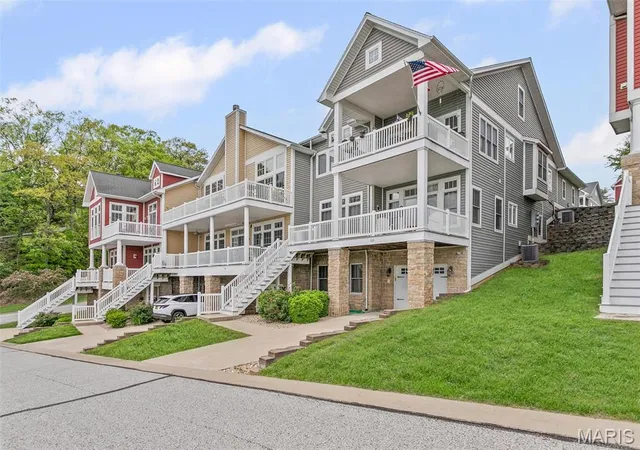Photo 1 of Single family home for sale at 306 Pelican Way, Grafton, IL 62037 | MLS# MIS25030141 | Listing updated on 2026-10-02