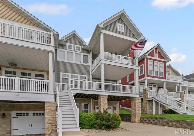 Photo 3 of Single family home for sale at 306 Pelican Way, Grafton, IL 62037 | MLS# MIS25030141 | Listing updated on 2026-10-02